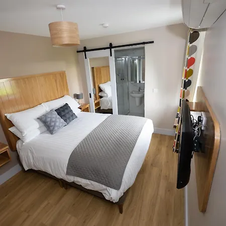 The Orchard House 4*